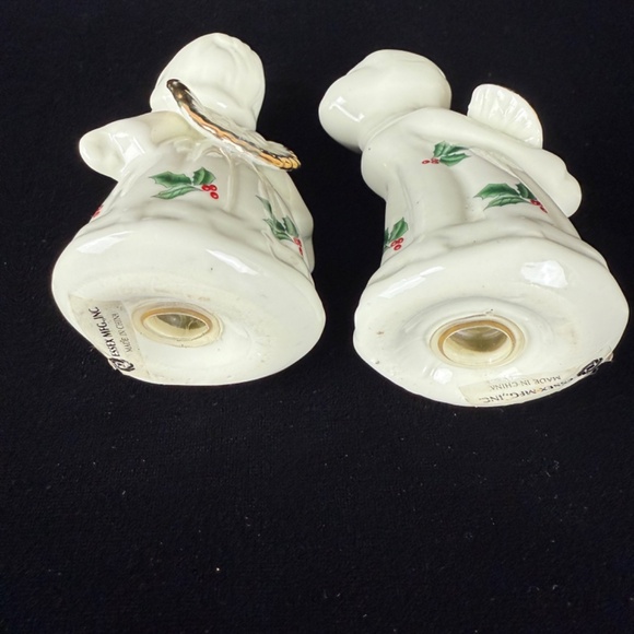 Vintage Essex Christmas Salt Pepper Shakers Angels Kissing Ceramic Holly Berries - Picture 5 of 13